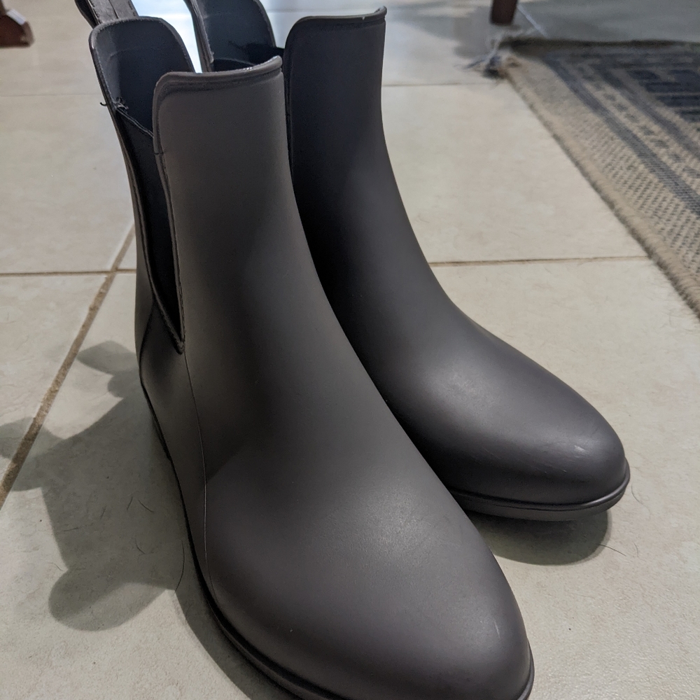 Capelli New York Chelsea Rubber Boots